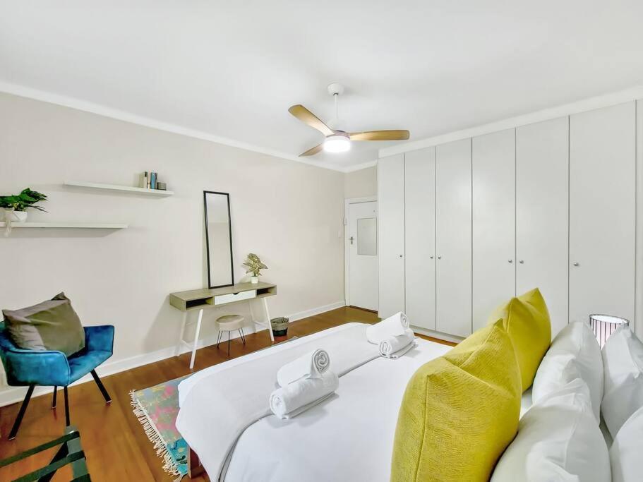 Apartment Spacious Two Bedroom In Newlands *